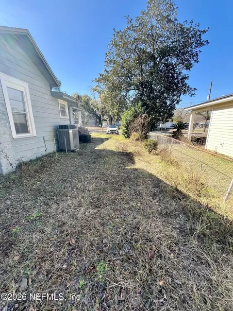 1325 Woods St, Jacksonville, FL 32209