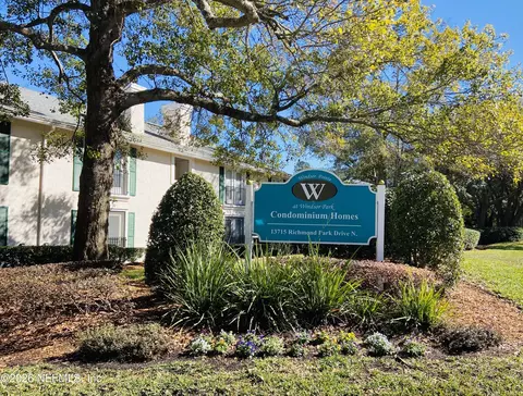 13715 Richmond Park Dr #708, Jacksonville, FL 32224