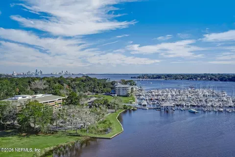 4401 Lakeside Dr #702, Jacksonville, FL 32210