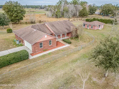 18100 Crews Rd, Glen Saint Mary, FL 32040