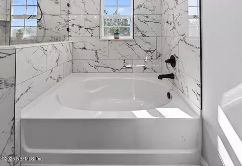 Bath - 55225 Bartram Trl, Callahan, FL 32011 photo 8 of 10