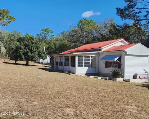 110 Kitty Ln, Interlachen, FL 32148
