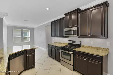 Kitchen - 182 Saint Kitts Loop, Saint Augustine, FL 32092 photo 4 of 5