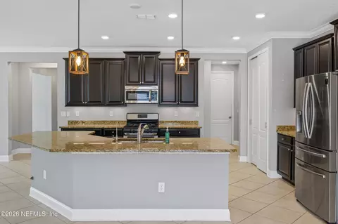 Kitchen - 182 Saint Kitts Loop, Saint Augustine, FL 32092 photo 2 of 5