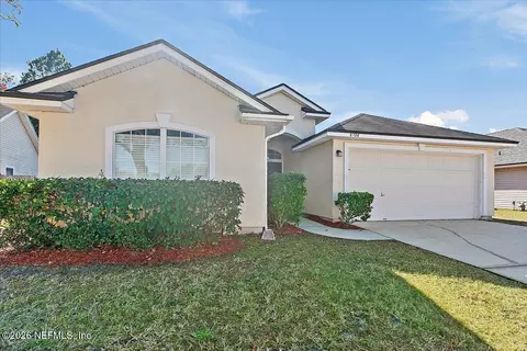 6486 Hannah Stables Dr, Jacksonville, FL 32244