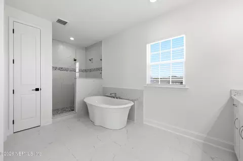 Bath - 534 Eagle Moon Lake Dr, Saint Augustine, FL 32092 photo 4 of 8