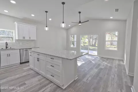Living - 30 Delmonte St, Baldwin, FL 32234 photo 2 of 3