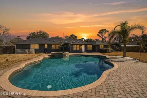 2276 The Woods Dr E, Jacksonville, FL 32246