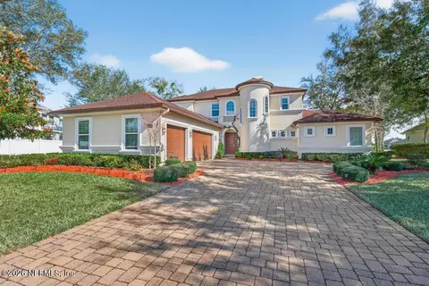 863 E Dorchester Dr, Saint Johns, FL 32259