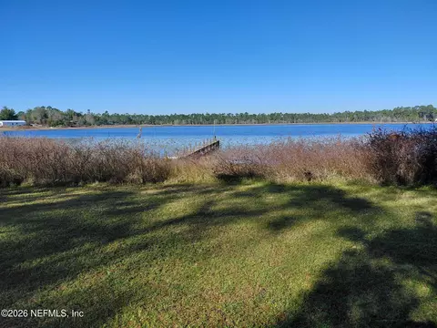 147 Jaffa Rd, Crescent City, FL 32112