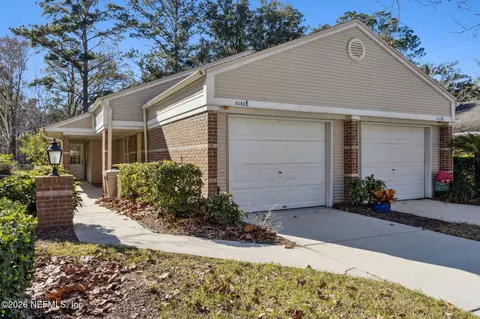 4580 Middleton Park Cir E, Jacksonville, FL 32224