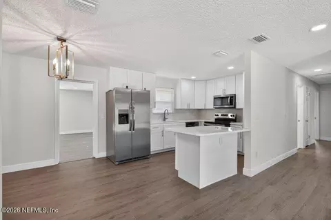 6647 Manhattan Dr, Jacksonville, FL 32219