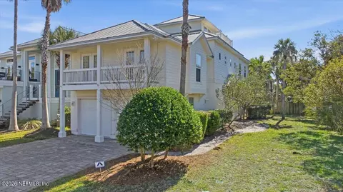 76 17th St, Atlantic Beach, FL 32233