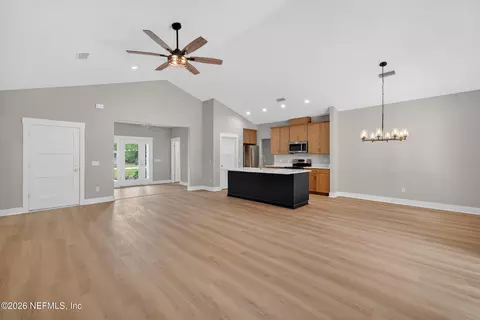 Living - 464 E Shuey Ave, Macclenny, FL 32063 photo 3 of 6