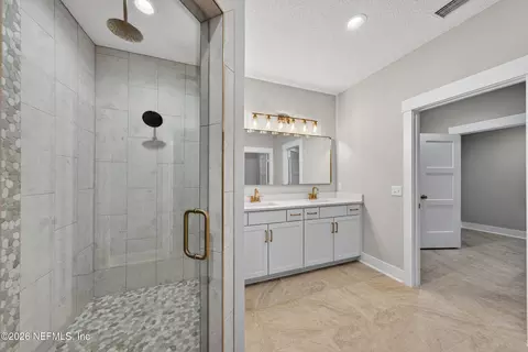 Bath - 464 E Shuey Ave, Macclenny, FL 32063 photo 4 of 4