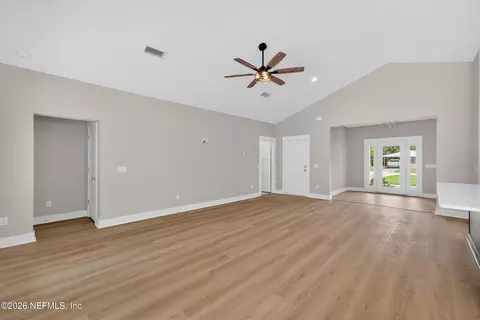 Living - 464 E Shuey Ave, Macclenny, FL 32063 photo 5 of 6