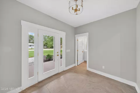 Entry Way - 464 E Shuey Ave, Macclenny, FL 32063 photo 3 of 4