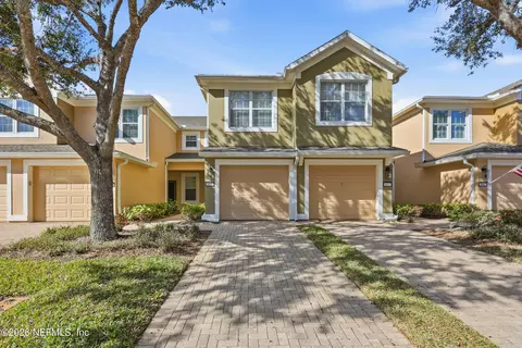 8666 Little Swift Cir, Jacksonville, FL 32256