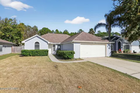 9051 Prosperity Lake Dr, Jacksonville, FL 32244