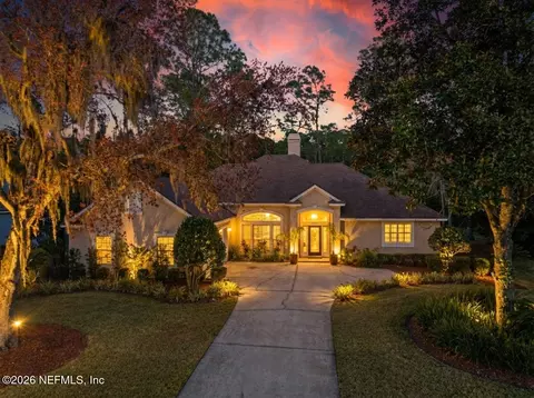 9957 Chelsea Lake Rd, Jacksonville, FL 32256