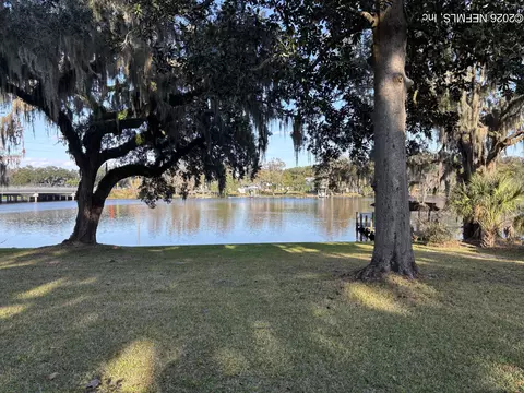 31 Swimming Pen Dr, Middleburg, FL 32068