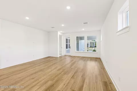 Living - 17 Jamestown Ct, Saint Augustine, FL 32092 photo 1 of 7