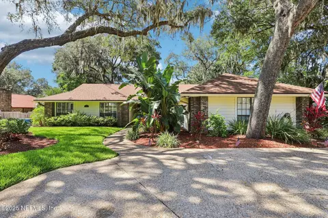 11749 Seaview Dr, Jacksonville, FL 32225