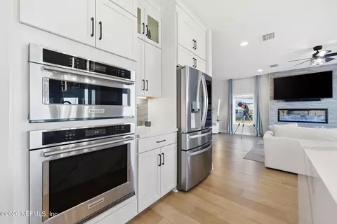 Kitchen - 367 Five Island Dr, Saint Augustine, FL 32080 photo 9 of 10