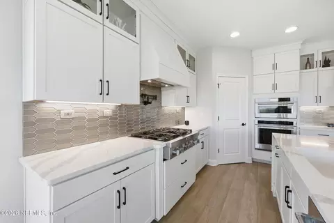 Kitchen - 367 Five Island Dr, Saint Augustine, FL 32080 photo 8 of 10