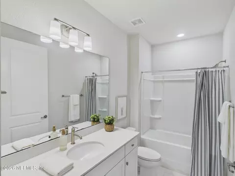 Bath - 312 Salt Meadow Loop, Yulee, FL 32097 photo 2 of 2