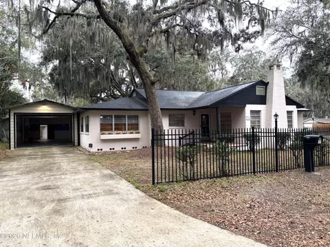 725 Myrtle Ave, Green Cove Springs, FL 32043