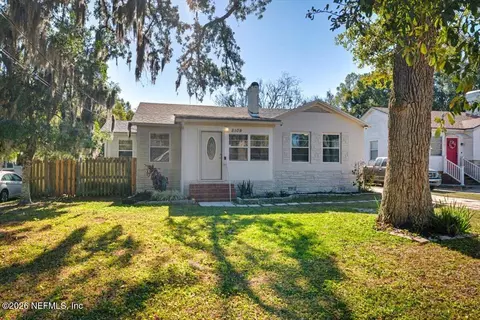 8109 Oakwood St, Jacksonville, FL 32208
