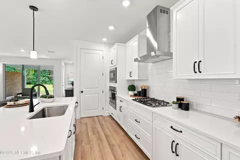 Kitchen - 710 Windchime St, Yulee, FL 32097 photo 6 of 8