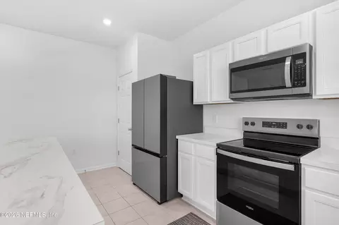 Kitchen - 198 Santos Ln, Saint Augustine, FL 32086 photo 4 of 4