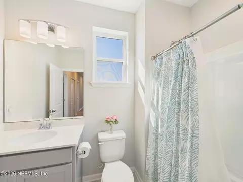 Bath - 583 Buttonwood Loop, Yulee, FL 32097 photo 5 of 5