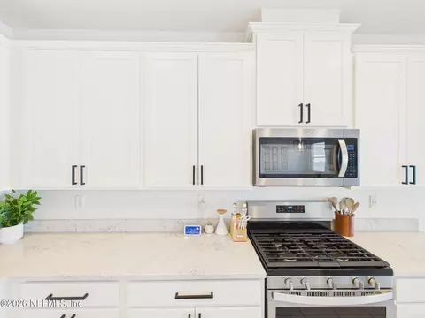 Kitchen - 583 Buttonwood Loop, Yulee, FL 32097 photo 3 of 8