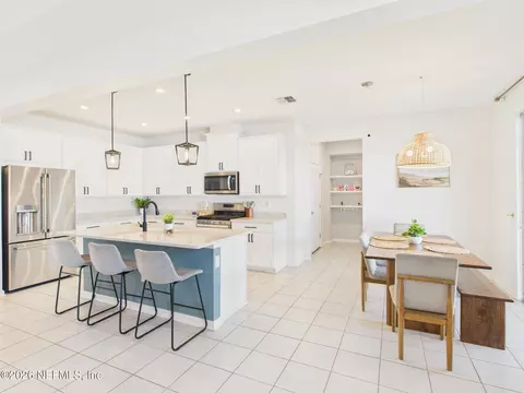Kitchen - 583 Buttonwood Loop, Yulee, FL 32097 photo 8 of 8