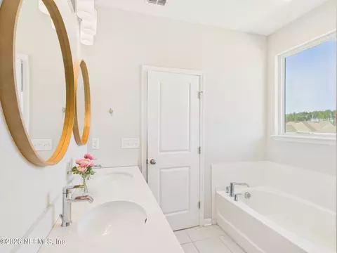 Bath - 583 Buttonwood Loop, Yulee, FL 32097 photo 3 of 5