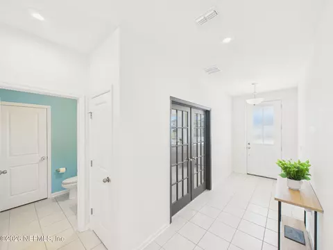Entry Way - 583 Buttonwood Loop, Yulee, FL 32097 photo 2 of 4