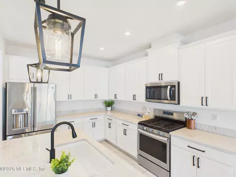 Kitchen - 583 Buttonwood Loop, Yulee, FL 32097 photo 1 of 8