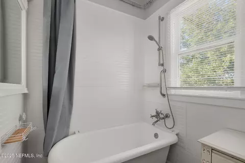 Bath - 251 Charlotte St, Saint Augustine, FL 32084 photo 3 of 3