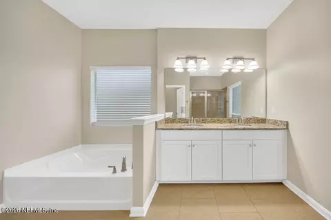 Bath - 1804 S Cappero Dr, Saint Augustine, FL 32092 photo 1 of 2