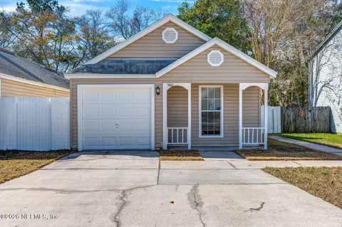 560 Staffordshire Dr, Jacksonville, FL 32225