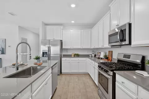 Kitchen - 32 Ren Way, Saint Johns, FL 32259 photo 3 of 4