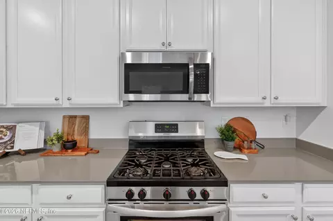 Kitchen - 32 Ren Way, Saint Johns, FL 32259 photo 4 of 4