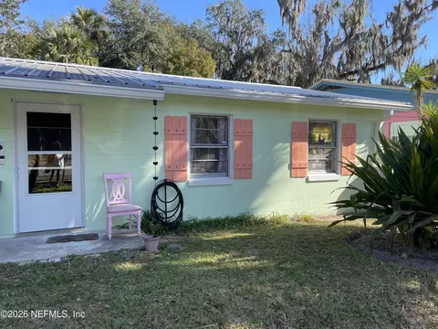 709 N 11th St, Palatka, FL 32177