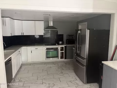 9739 Elaine Rd, Jacksonville, FL 32246