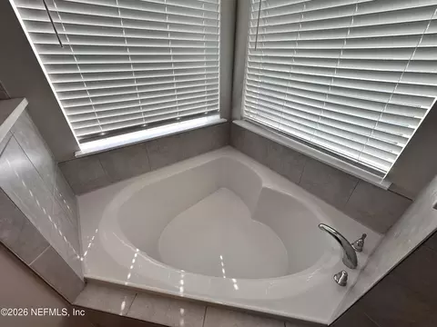 Bath - 244 Willow Lake Dr, Saint Augustine, FL 32092 photo 9 of 15