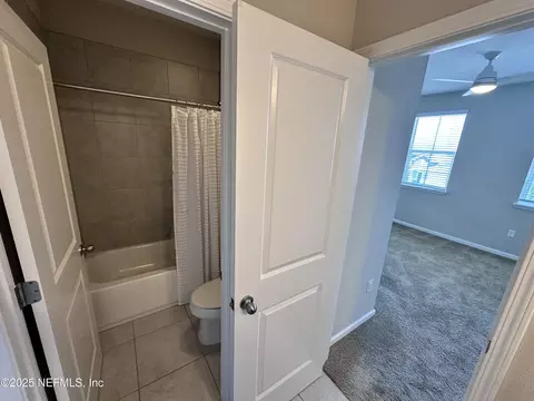Bath - 244 Willow Lake Dr, Saint Augustine, FL 32092 photo 4 of 15