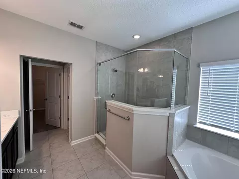 Bath - 244 Willow Lake Dr, Saint Augustine, FL 32092 photo 8 of 15